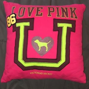 “U” VS PINK pillow